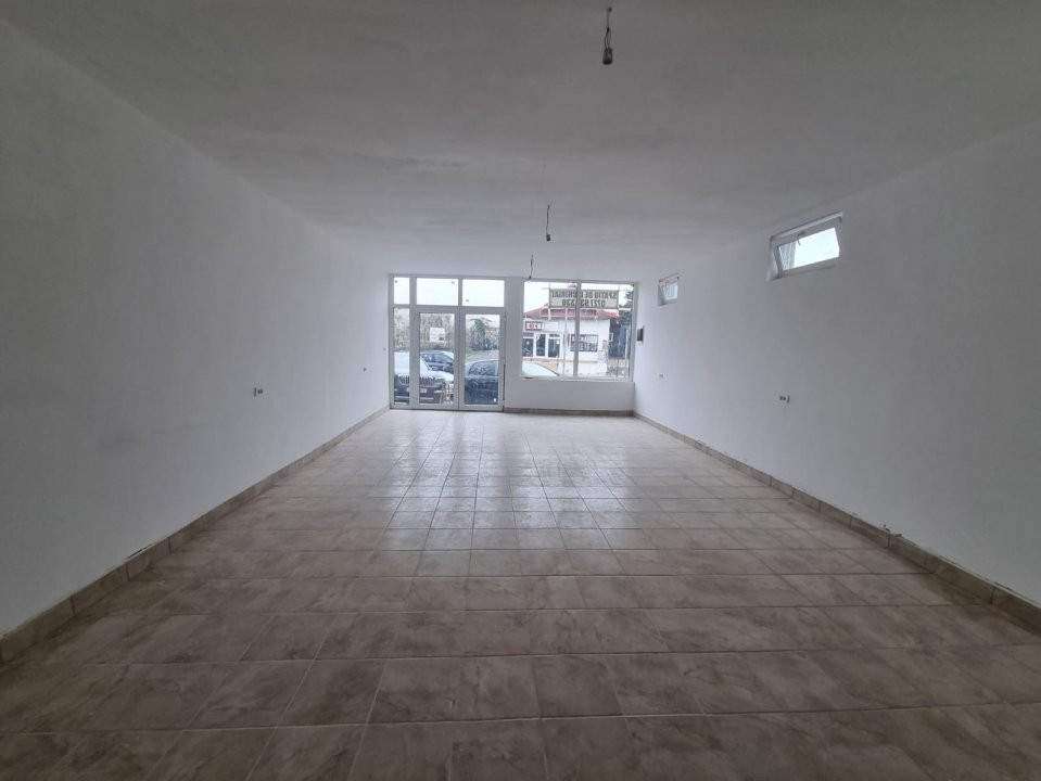 Spatiu 58 mp de inchiriat cu parcare Voluntari Bdul Pipera stradal
