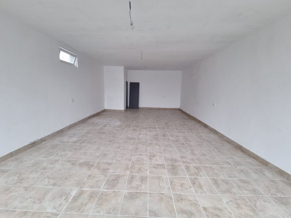 Spatiu 58 mp de inchiriat cu parcare Voluntari Bdul Pipera stradal