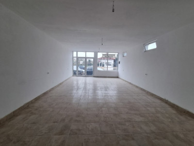 Spatiu 58 mp de inchiriat cu parcare Voluntari Bdul Pipera stradal