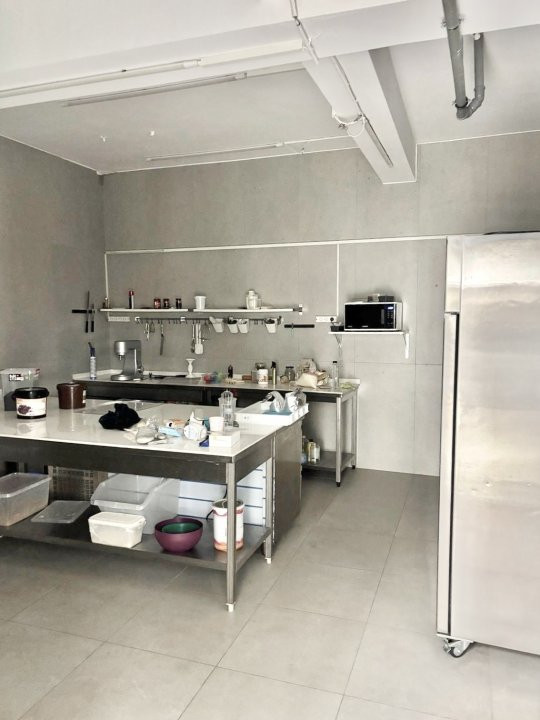 De Vânzare Spațiu Comercial - Piața Victoriei