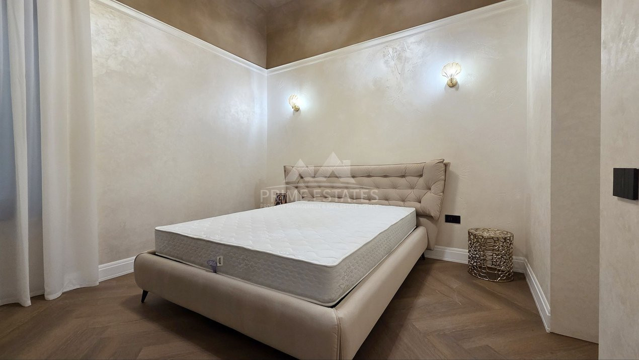 2 rooms for sale, consolidated building - Bdul Carol Biserica Armeneasca