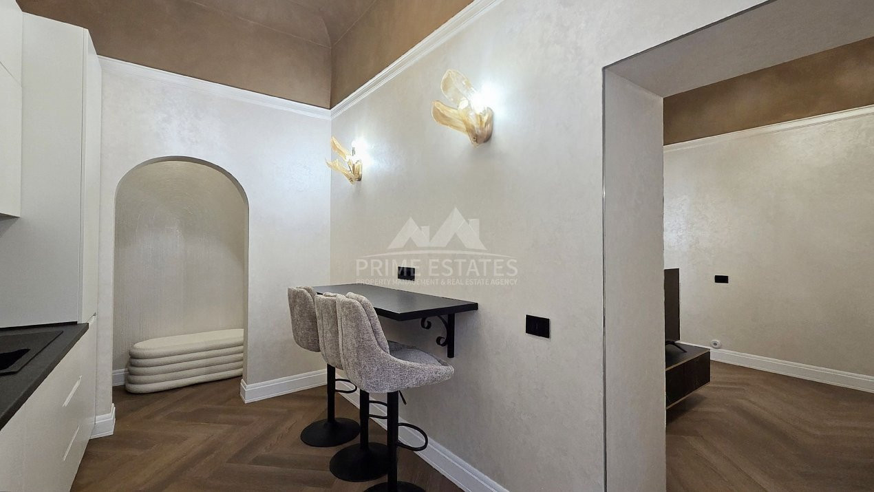 2 rooms for sale, consolidated building - Bdul Carol Biserica Armeneasca