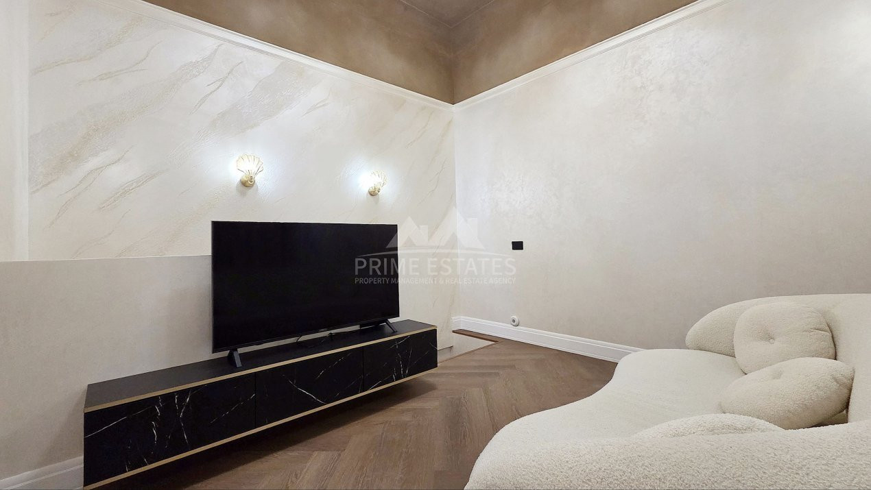 2 rooms for sale, consolidated building - Bdul Carol Biserica Armeneasca