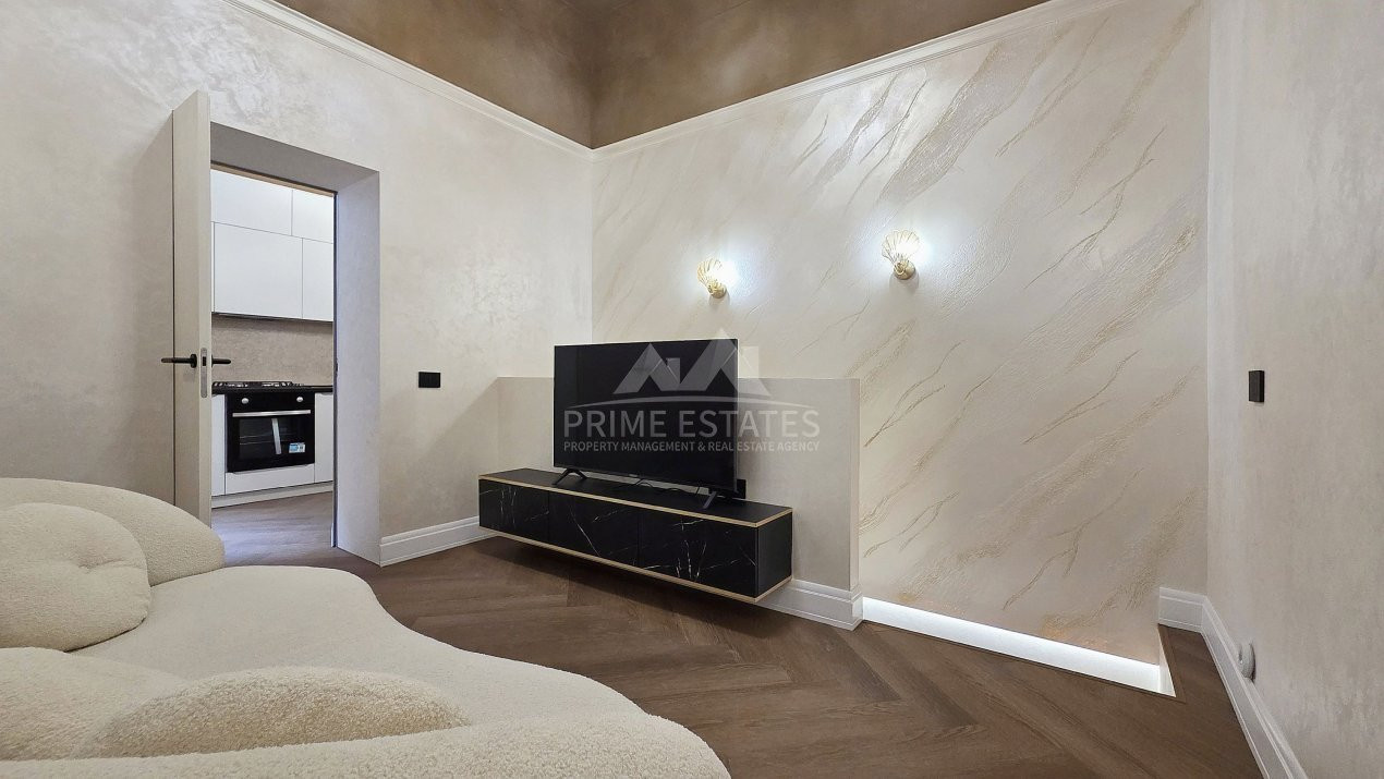 2 rooms for sale, consolidated building - Bdul Carol Biserica Armeneasca