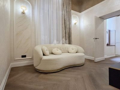 2 rooms for sale, consolidated building - Bdul Carol Biserica Armeneasca