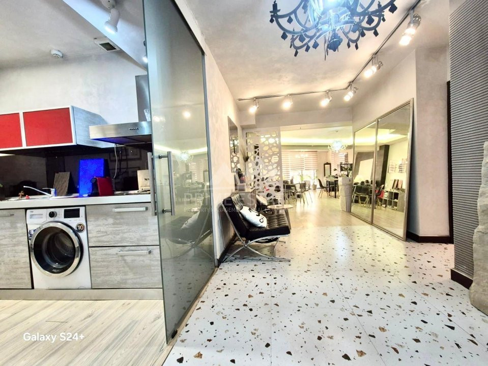 For sale 2 bedrooms, very spacious 145 sqm in Herastrau