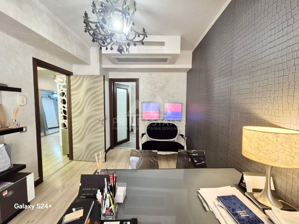 For sale 2 bedrooms, very spacious 145 sqm in Herastrau