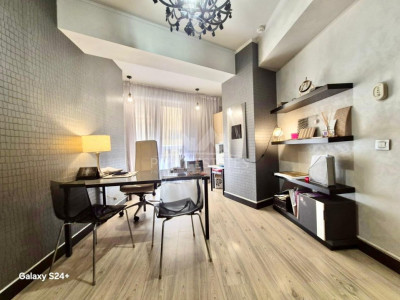 For sale 3 rooms, spacious 145 sqm in Herăstrău