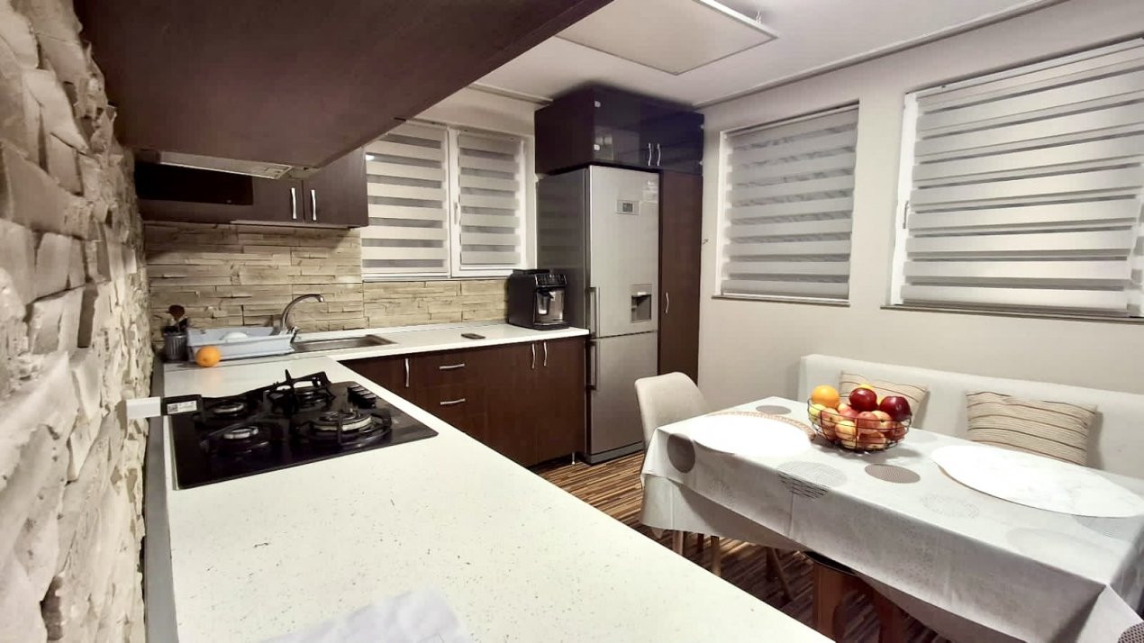 Casă individuală renovată, 4 camere, teren 200 mp