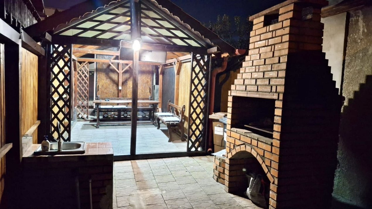 Casă individuală renovată, 4 camere, teren 200 mp