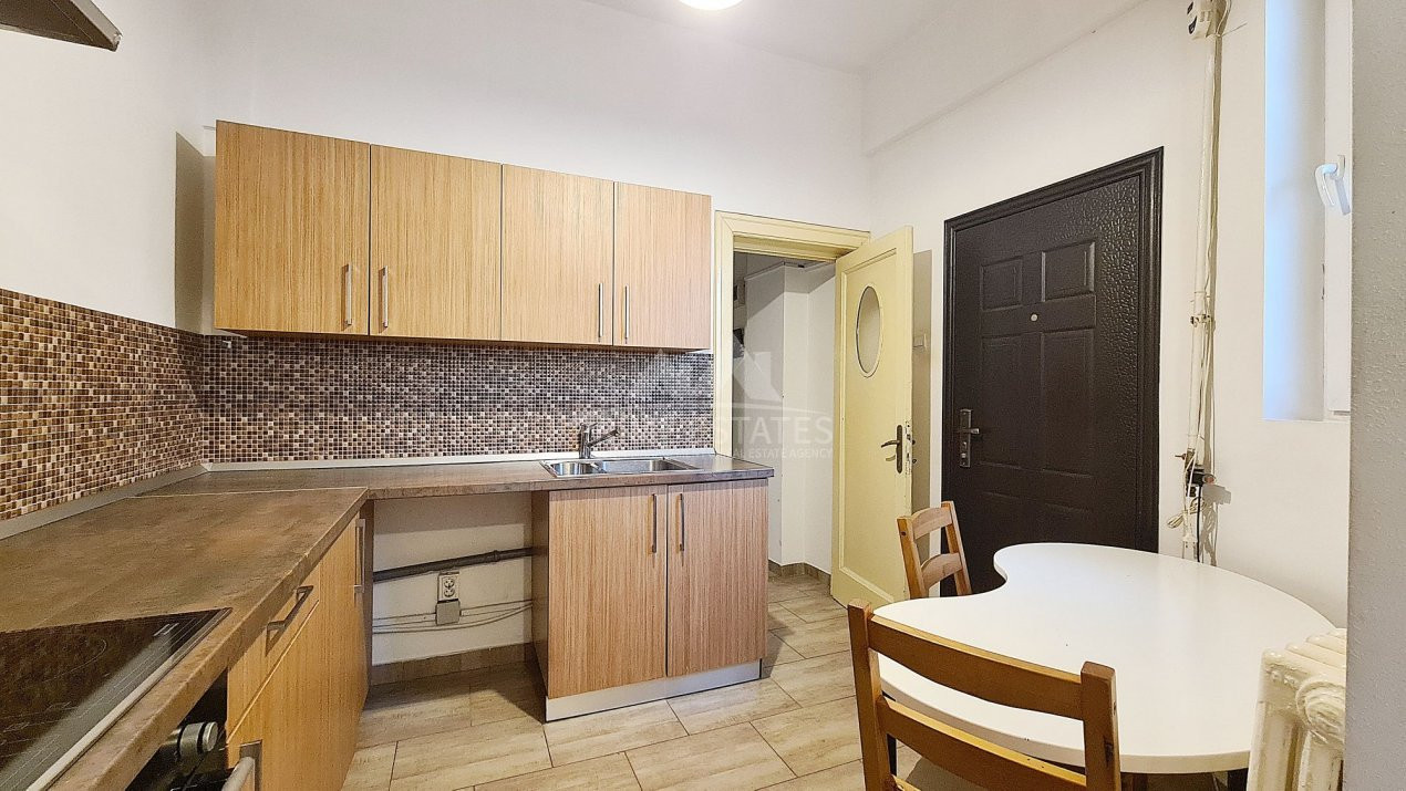 Vanzare apartament 3 camere Piata Unirii parcare in curtea interioara