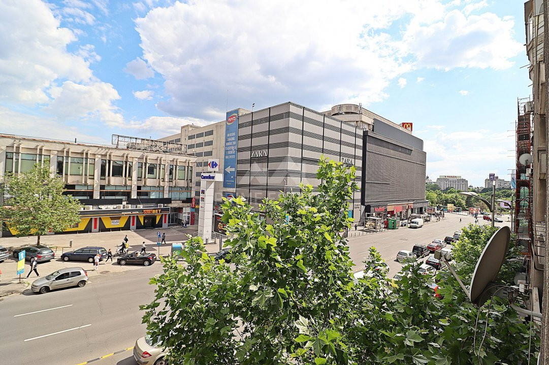 Vanzare apartament 3 camere Piata Unirii parcare in curtea interioara