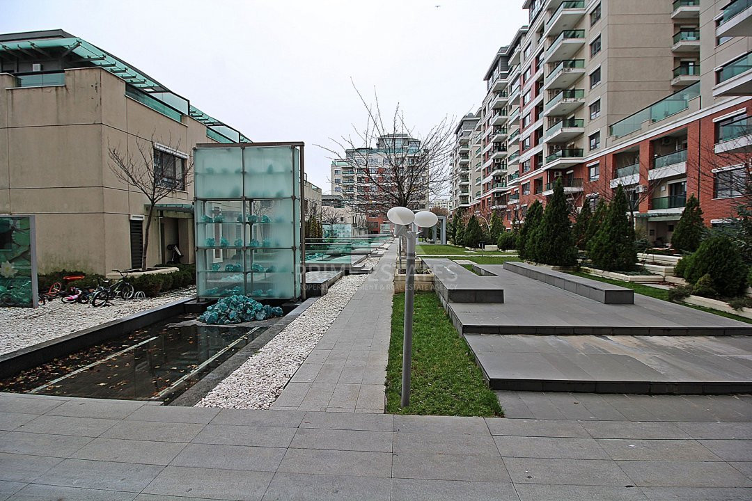 Inchiriere apartament 2 camere Lacul Tei   Emerald  boxa si  parcare 