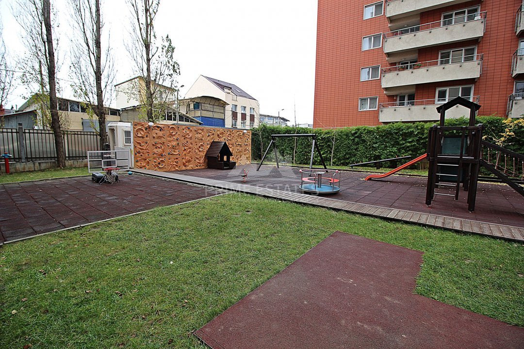 Inchiriere apartament 2 camere Lacul Tei   Emerald  boxa si  parcare 