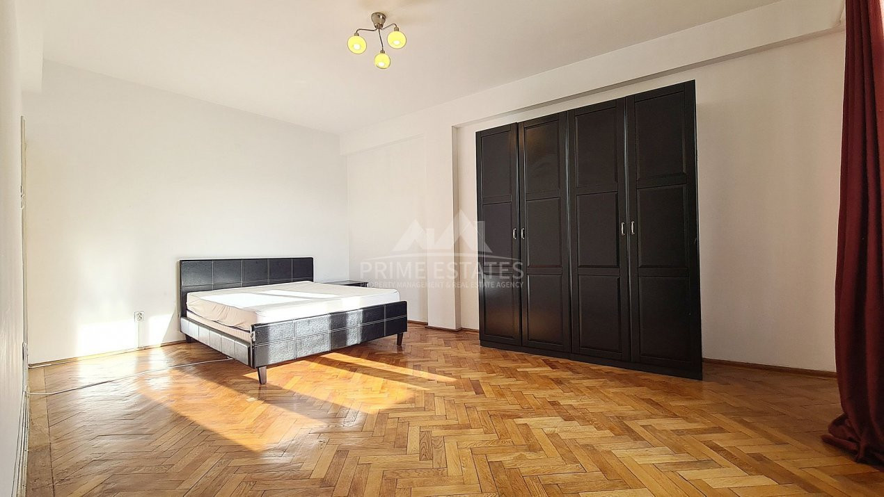 Vanzare apartament 3 camere Piata Unirii parcare in curtea interioara