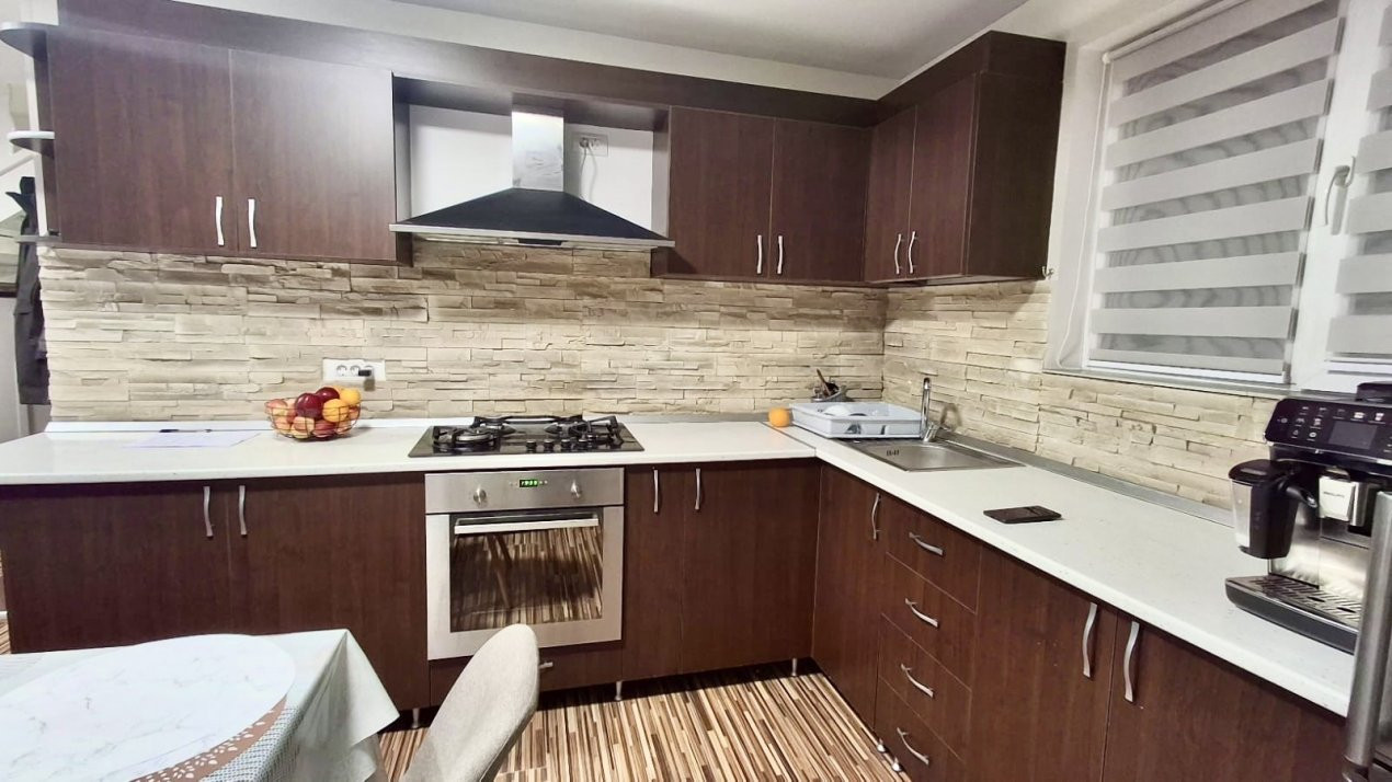 Casă individuală renovată, teren 200 mp, Valenta-zona Plastor