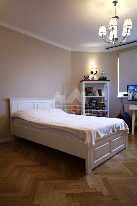 Apartament unicat 3 camere de vanzare Mosilor- Bld Hristo Botev