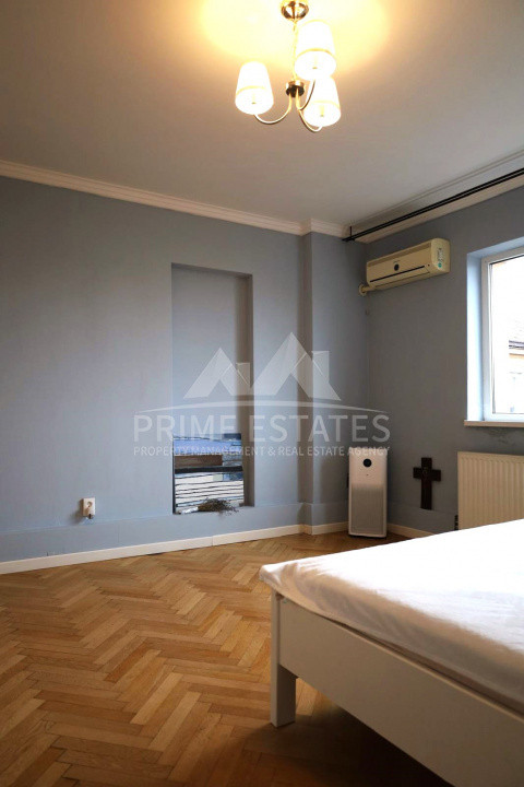 Apartament unicat 3 camere de vanzare Mosilor- Bld Hristo Botev