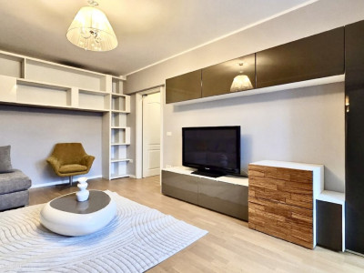 For Rent 2 Rooms completely renovated, parking - Crystal Palace