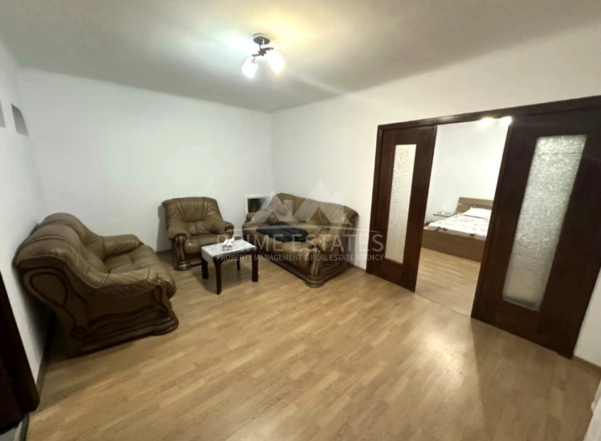 De vanzare apartament 3 camere +curte zona Unirii-Serban Voda 