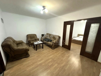 De vanzare apartament 3 camere +curte zona Unirii-Serban Voda 