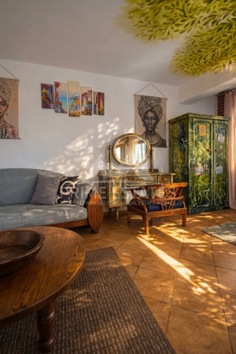 2 camere in vila de inchiriat cu gradina