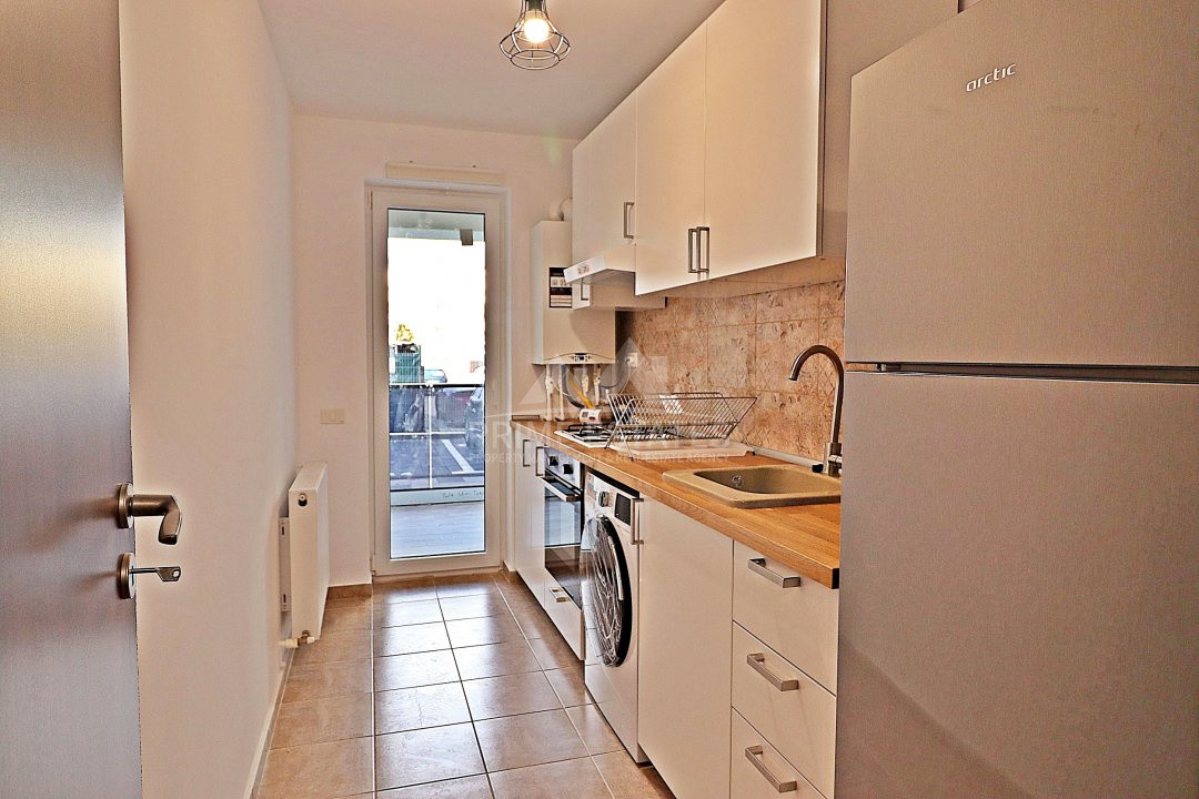 Garsoniera cu centrala proprie la 5 minute de metrou Dimitrie Leonida