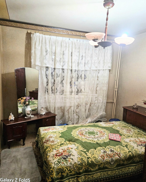 De vanzare apartament 4 camere  Teiul Doamnei -Lacul Tei