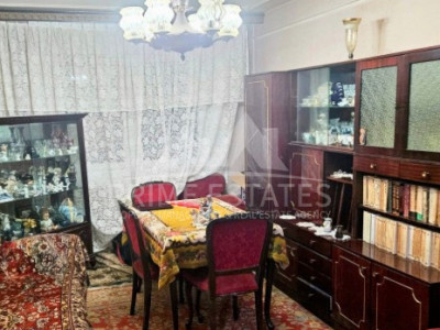 De vanzare apartament 4 camere  Teiul Doamnei -Lacul Tei