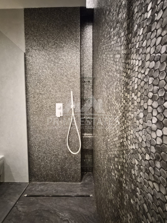 Vânzare duplex 5 camere, finisaje premium superbe si terasa de 94.53 mp