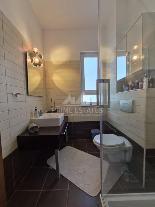 3 Camere Spațioase, Tavan Înalt, 3 Băi + 2 Parcări – Felicity