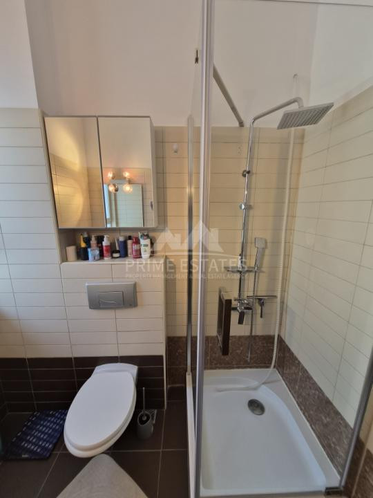 3 Camere Spațioase, Tavan Înalt, 3 Băi + 2 Parcări – Felicity