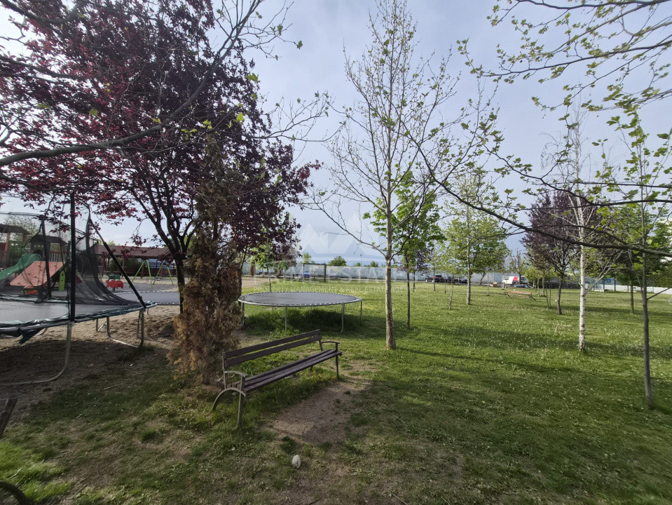 3 Camere Spațioase, Tavan Înalt, 3 Băi + 2 Parcări – Felicity