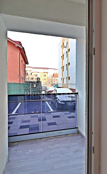 Garsoniera cu centrala proprie la 5 minute de metrou Dimitrie Leonida