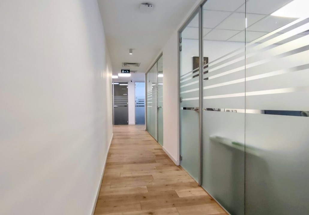 De închiriat birouri hub | Universitate – spații flexibile