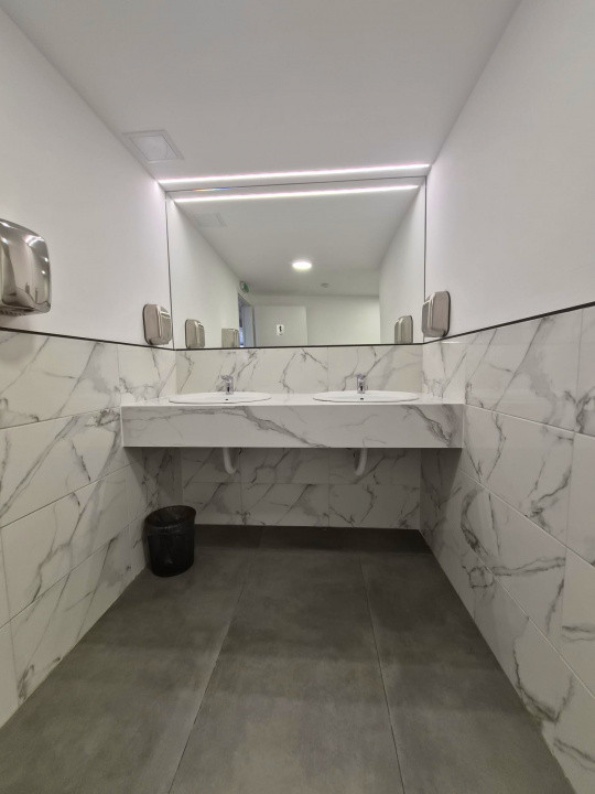 De închiriat birouri hub | Universitate – spații flexibile