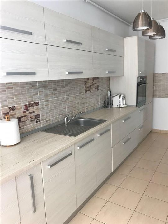 Apartament 2 camere de inchiriat