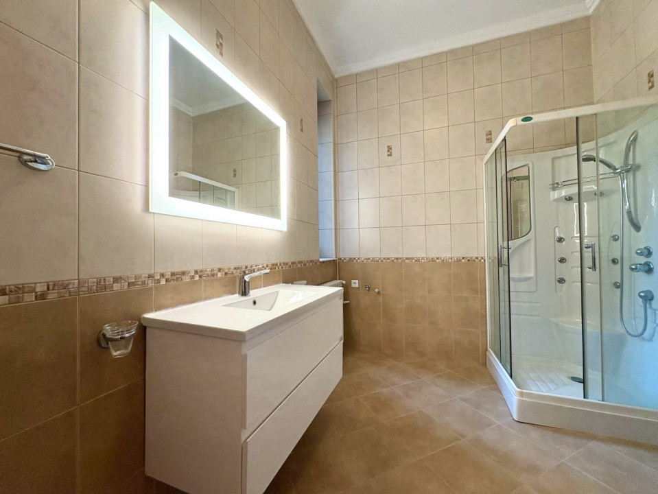 Vila eleganta in stil italian 8 camere -Pipera Iancu Nicolae 