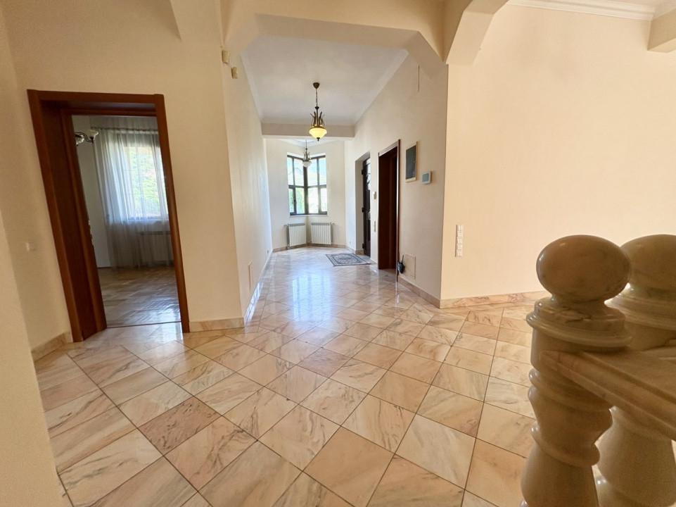 Vila eleganta in stil italian 8 camere -Pipera Iancu Nicolae 