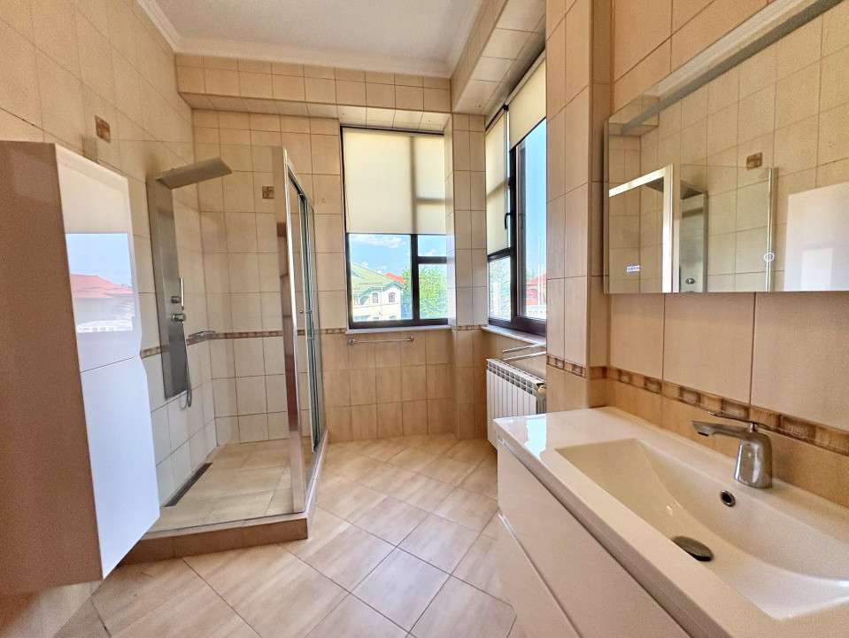 Vila eleganta in stil italian 8 camere -Pipera Iancu Nicolae 