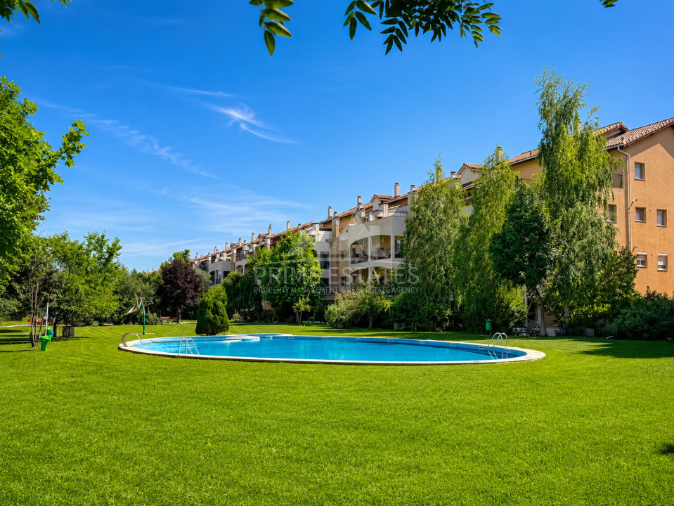 De Vanzare Apartament 4 Camere cu Piscină | Parcare | Pipera