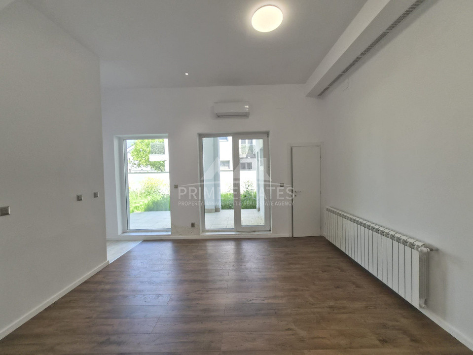 Vila tip duplex complet renovata 2026,  Sidney Residence Tunari