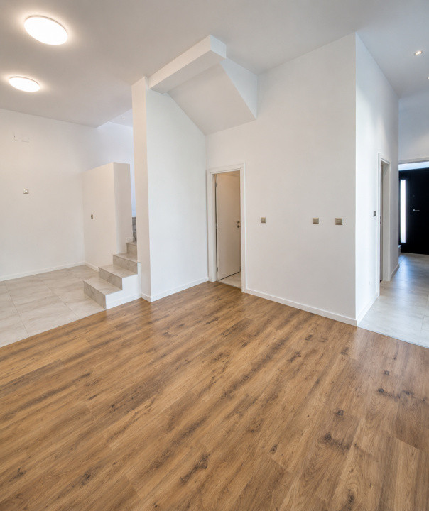 Vila tip duplex complet renovata 2026,  Sidney Residence Tunari