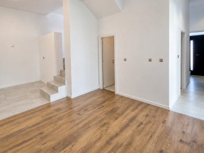 Vila tip duplex complet renovata 2026,  Sidney Residence Tunari