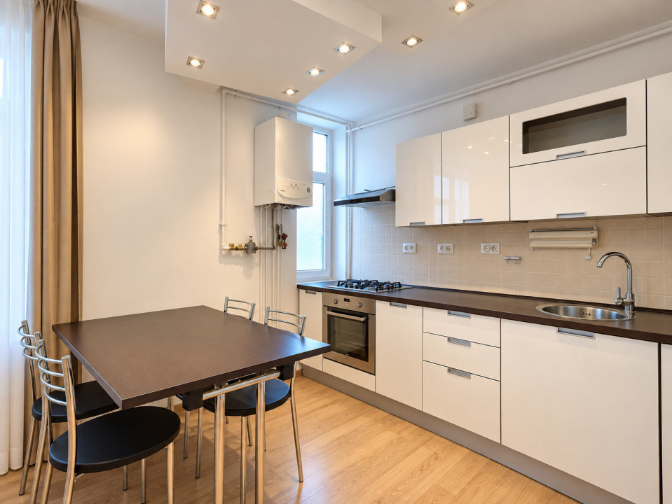 Închiriere Apartament cu 2 Camere Ultracentral | BNR-Centru Istoric