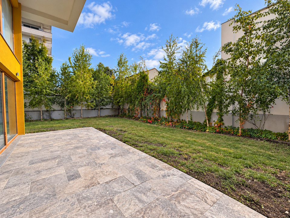 De Vanzare Apartament 3 camere | Curte 116 mp | Piata Domenii
