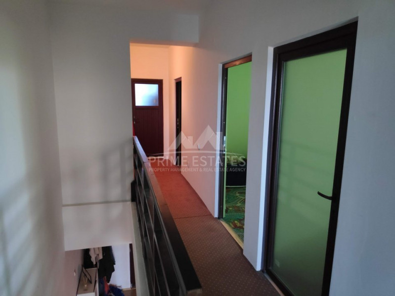 Individual Villa in Tunari with Smart Home, 4 parking plots and garden house 