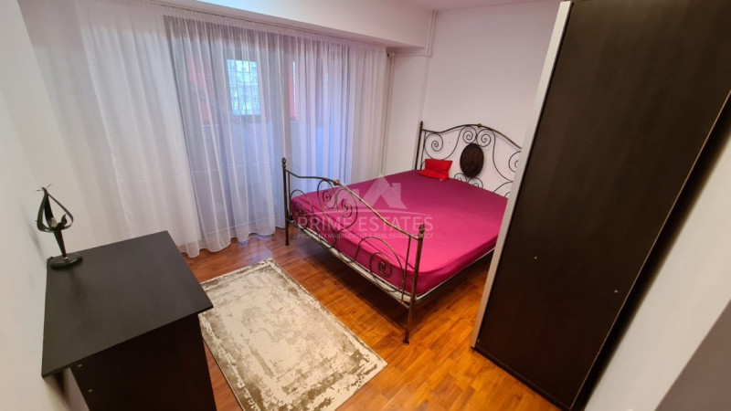 Bulevardul Unirii apartament 3 camere  cu vedere deschisa Casa Poporului