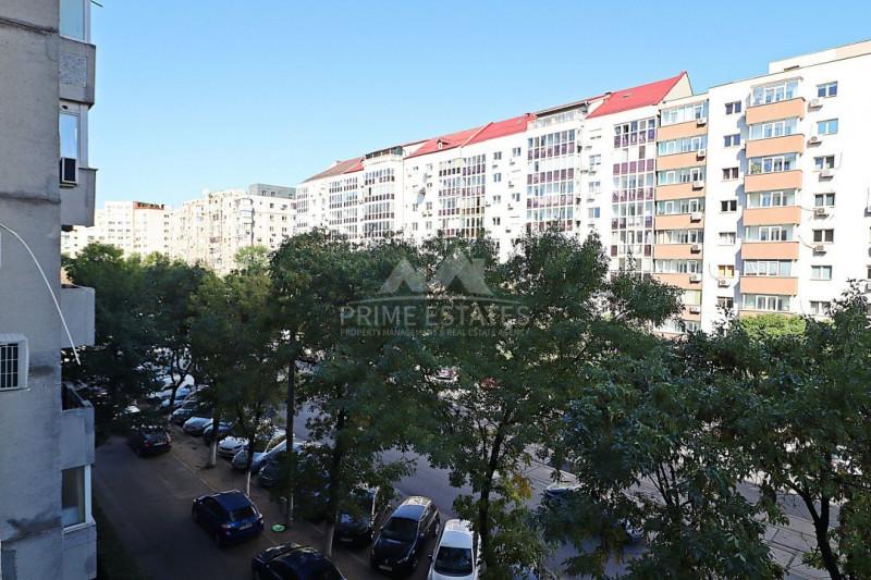 Apartment 3 rooms with Central Boulevard of Sincai Youth
