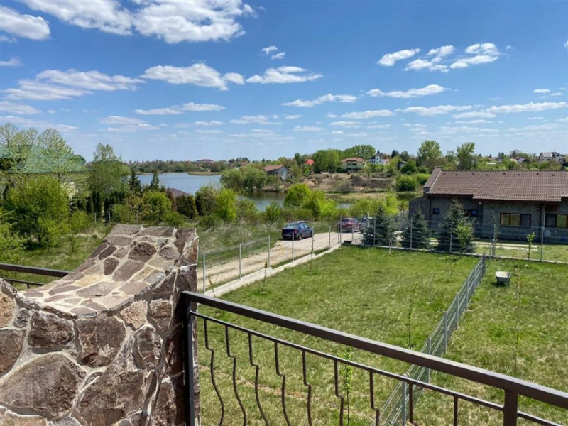 Vanzare Vila cu teren 500 mp, tip duplex cu perete dublu